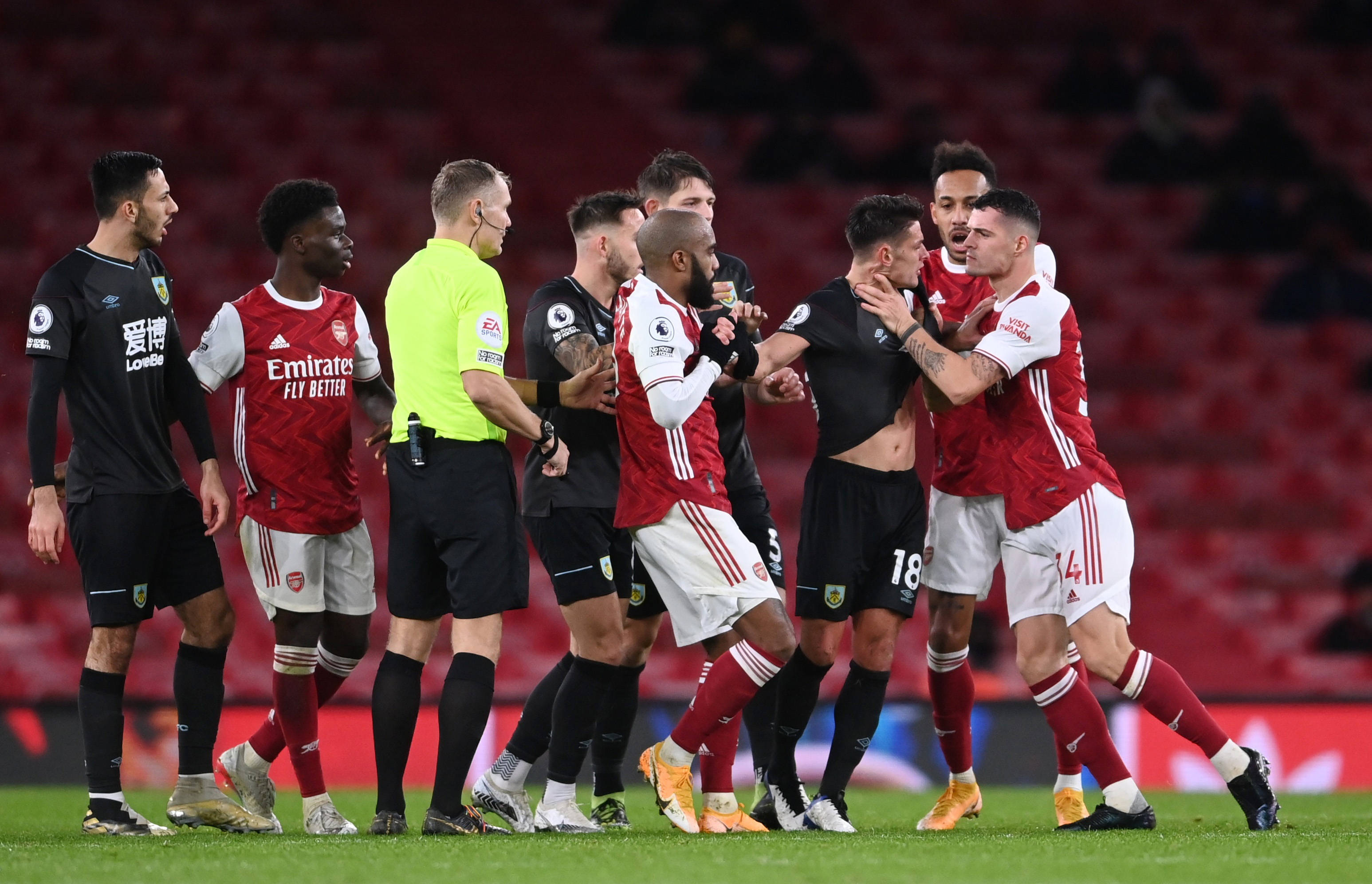 为队友拉开 为队友拉开